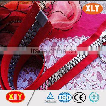 Hot Sale Brightness Silver Teeth Plastic Zipper photo-3