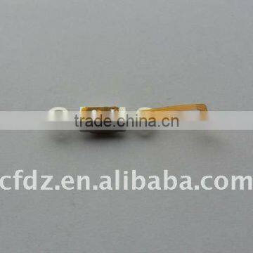 single track with frame magnetic head reader