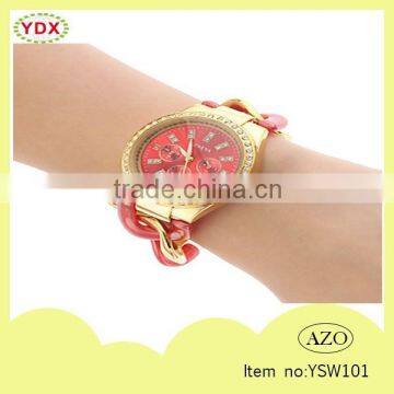 Fashion Diamond Decoration Alloy Geneva Watches for Ladies photo-4