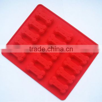 Wholesale BPA free FDA approved food grade micrawave oven safe 15 cavity dog bone silicone soap molds