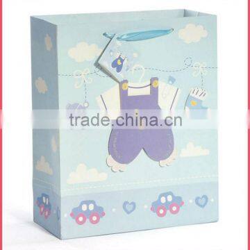 With 15 years experience factory supply baby gift paper bag