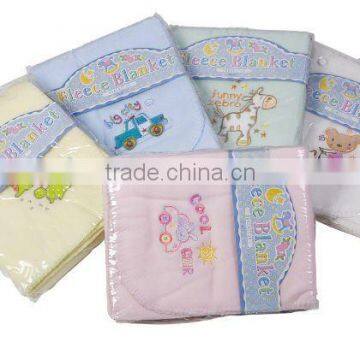 baby fleece blanket with embroidered /lovely baby blanket/fashion baby blanket/wholesale baby blanket