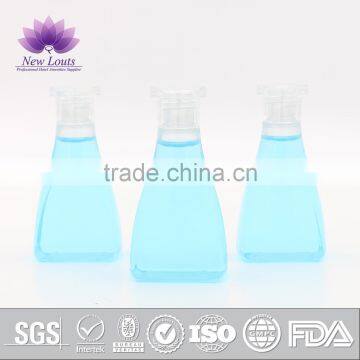 Empty plastic pure color bottle for hotel and travel