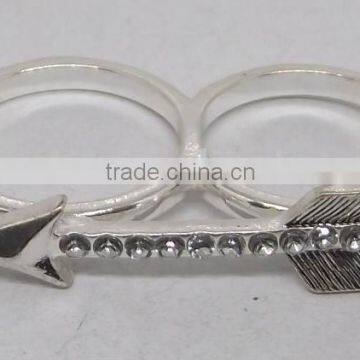 arrow rhinestone double finger ring