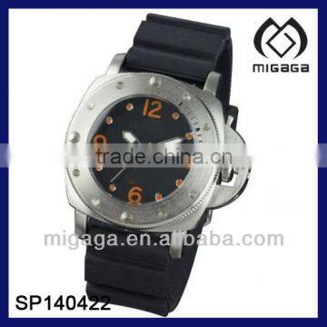 SILICONE BAND MEN'S WATCH GEAR BEZEL WATCH GEAR DIAL QUARTZ WATCH