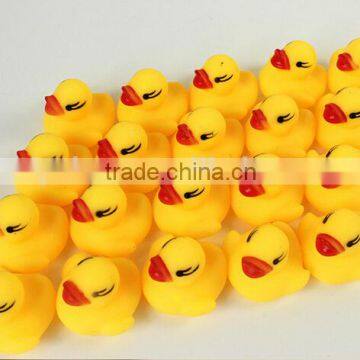 Crazy selling baby bath toy mini yellow rubber duck for sale