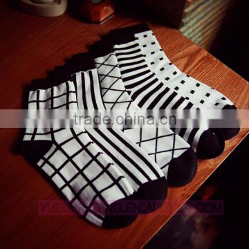 2015 Newest Korea design cotton picture printed man knitted sock