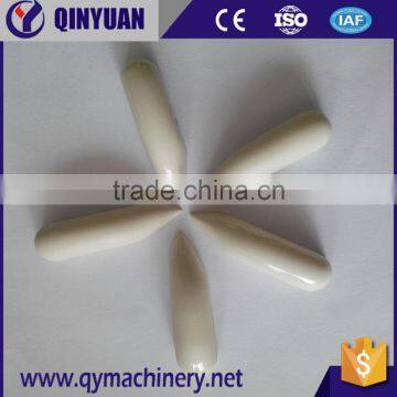 Plastic bobbin shuttle