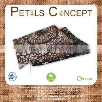 Canvas Shopping Bag With Bamboo Straight Handle - Allover Animal Print photo-6