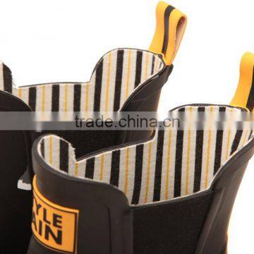 Black Upper Yellow Rubber Outsole Lovely Dog Printed Chelsea Style Elastic Gore New Style Girls Rain Boot Shoes Wellies photo-4