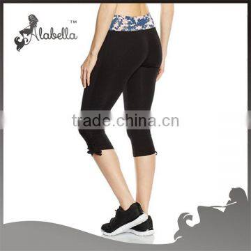 New Look Women's Lena Floral Crop Sports Trousers photo-2