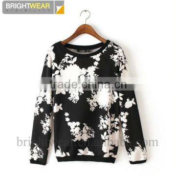 Pullover sweatshirt with contrast flowers pattern printing for women