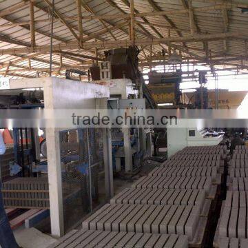 Mobile automatic cement hollow block machine