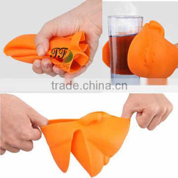 wholesale flexible animal shape heat resistant silicone oven mitts