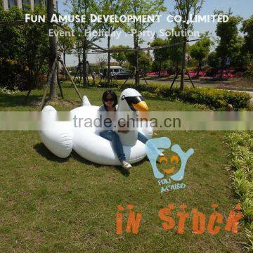 Factory price water play equipment pool float inflatable swan