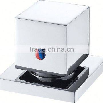 New Enjoy Unique Design Glass Acrylic Hydro Whirlpool Massage Bathtub photo-4