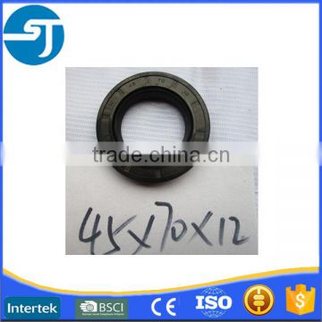 Agricultural tractor engine power steering oil seal