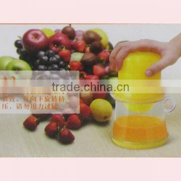 400ML New Design Multifunctional Plastic Manual FruitJuicer With Measuring Cup photo-6