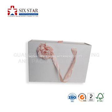 Luxury White Gift Cardboard Drawer Box With Ribbon and Rose Made in China photo-5