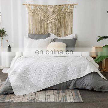 Luxury Sale White Tight Stitches 100% Polyester Woven Quilt Bedspread Set photo-2