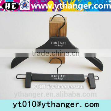 YY0531 hot selling black clips trousers hanger non-slip plastic clothes hanger