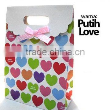 Deluxe gift paper bag