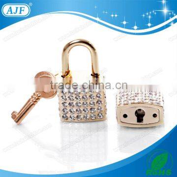 AJF 2015 decorative heart padlocks