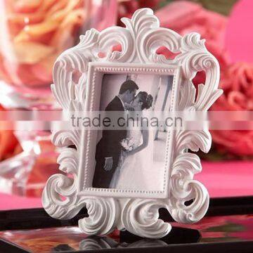 Sell Well White Baroque Resin Photo Frame