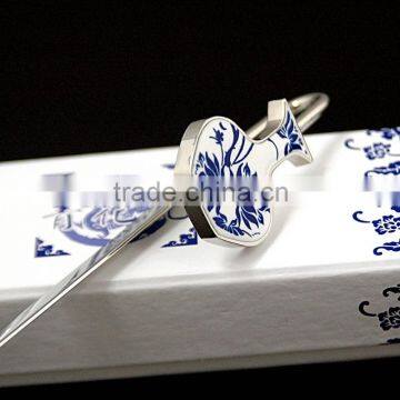 Classic Design Chinese Style Blue and White Porcelain Metal Bookmark Christmas Gift