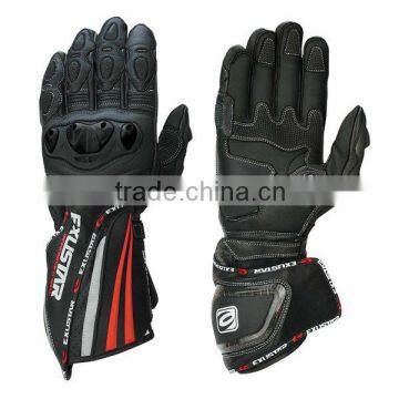 Long-barreled, carbon fiber protectors, motorcycle gloves