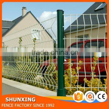 China supplier Ornamental Iron Fence Points hog wire fence panels