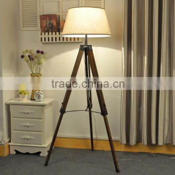 Ce Certificate Strong Light Germany Solid Adjustable Tripod Wooden Floor Lamps / Light For Home Lighting Decorative