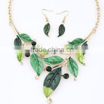 New fashion 2016 korea style gold leaves necklace with earring set ladies jewelrys