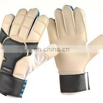 Qualified football goalkeeper glove