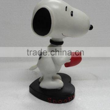 promotional Snoopy with heart love resin figurines statue