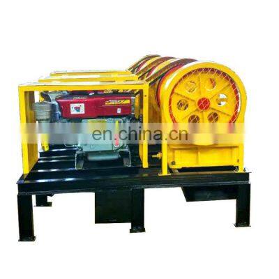 Small mini portable diesel engine mobile jaw crusher machine factory price