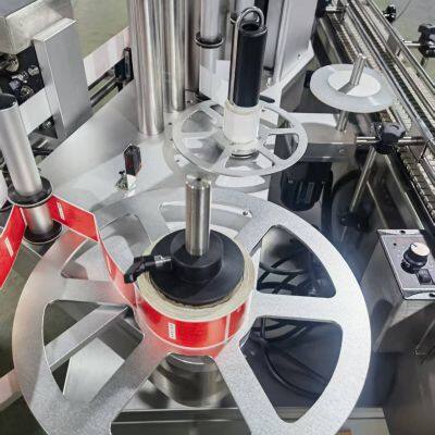 High-Speed Automatic Labeling Machine BPT-200 With 200 Bottles/Minute Capacity photo-2