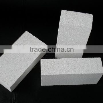 Insulating brick B1, B2, B4, B5, B6, B7, C1, C2