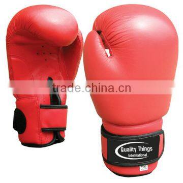 Leather boxing gloves