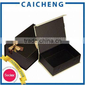 magnetism gift paper box with magnet in middle