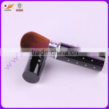 Single retractable makeup brush