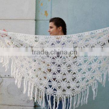 Vintage white crochet shawl, Soft crochet fringe wrap, wedding shawl wrap, bride shawl ivory wedding