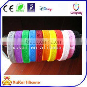 Popular cool silicone rubber wristband ,embossed logo