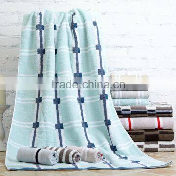 High Quality Luxurious Hotel Towel 100% Cotton Customized Yarn-dyed Bath Towel photo-4
