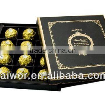 Classical paper printing design 12 pieces coated paper chocolate packaging box with a plastic base