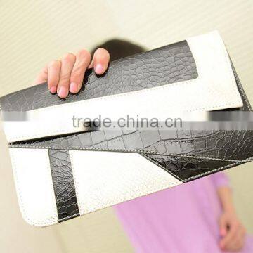 New Hot Serpentine Women Messenger Bags Hit Color Party Bags Tote Designer Handbags Brands Vintage Cover Women Handbag