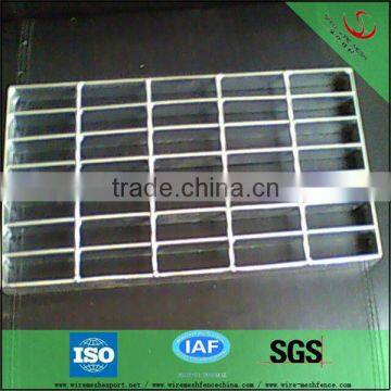 steel grating ladder