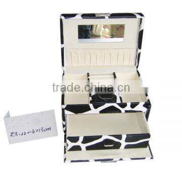 The Cow Grain Faux Leather Portable Jewelry Storage Box With Mirror