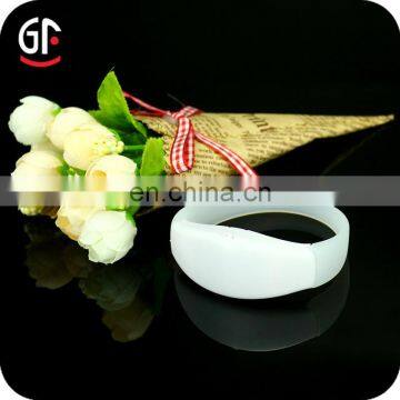 New Year Favor Cheap APP Control RFID Bluetooth LED Flashlight Wristband