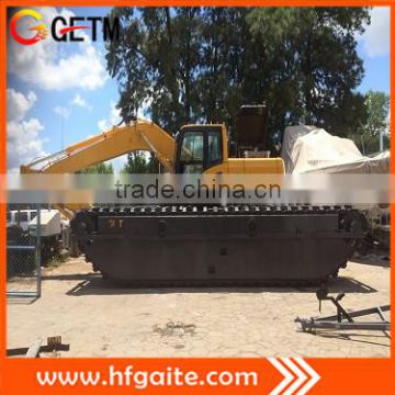 Dredging excavator with side pontoons